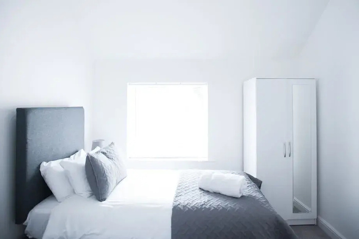 Room 13 of 25