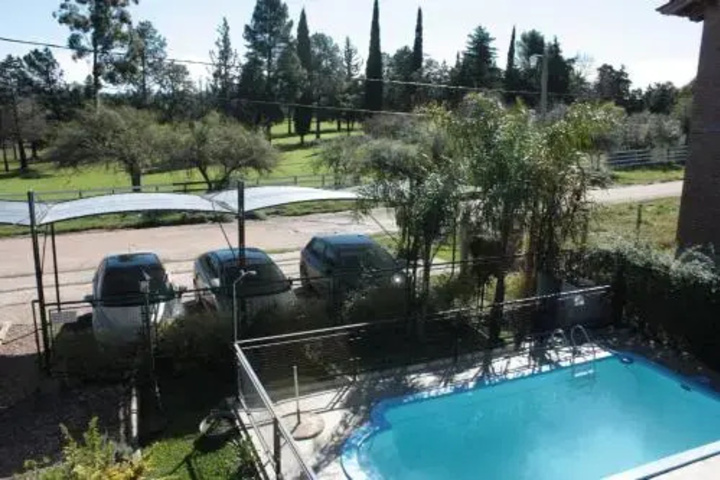Pool 4 of 14
