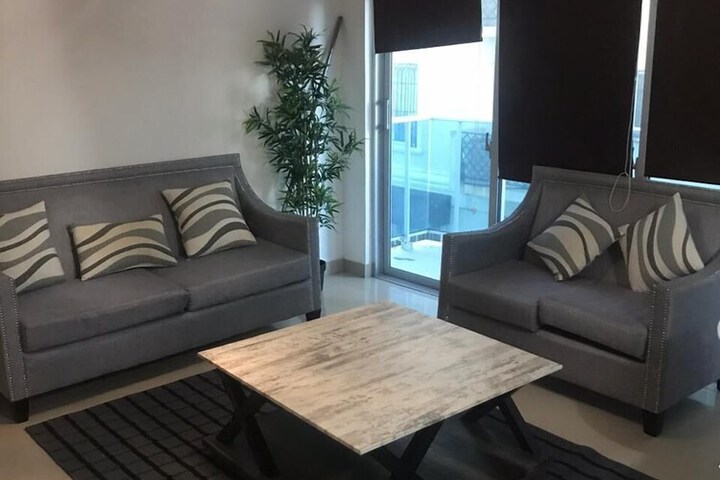 Room 11 of 27
