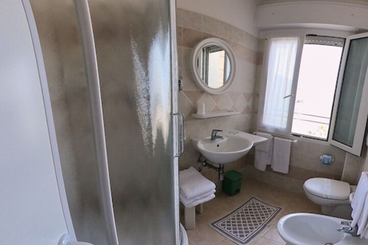 Room 44 of 67