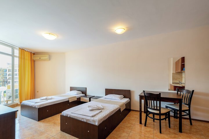Room 14 of 65