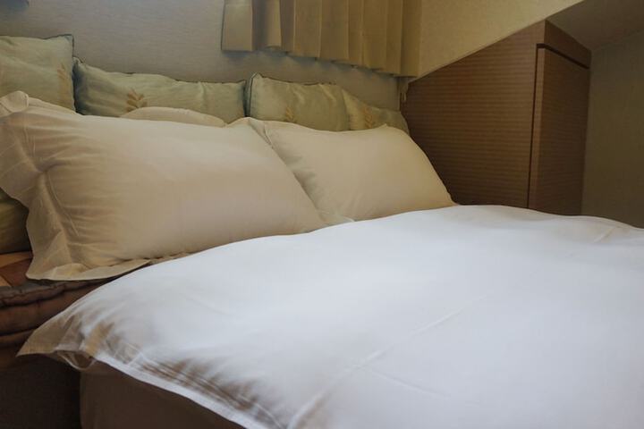 Room 14 of 185