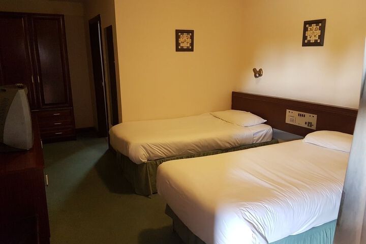 Room 13 of 28