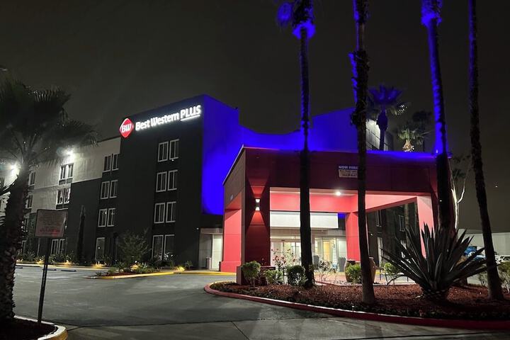 Best Western Plus Commerce Hotel Overview