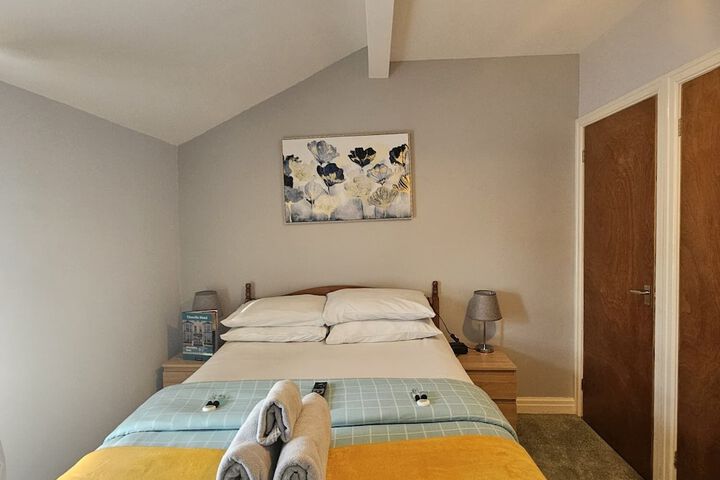 Room 7 of 16