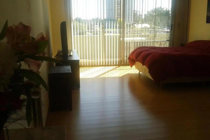 Room 5 of 27
