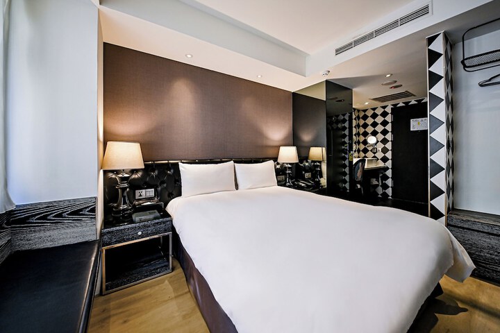 Room 42 of 146