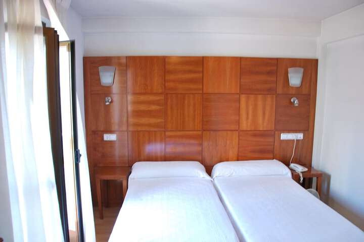 Room 10 of 25