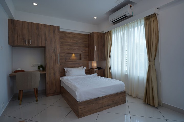 Room 12 of 209
