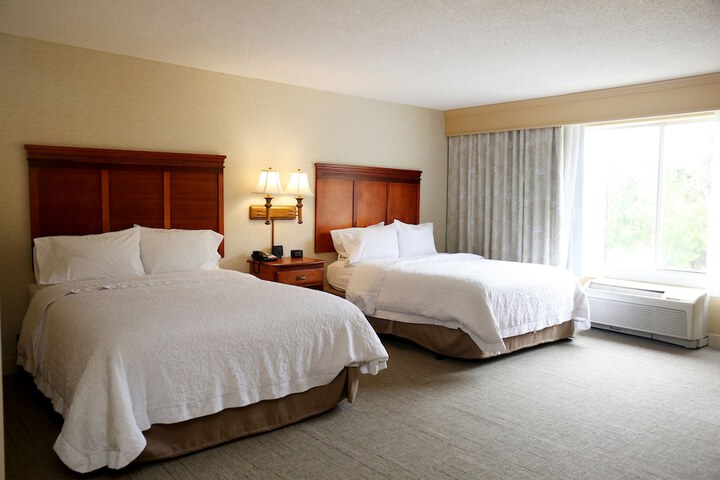 2 Queen Beds Hearing Accessible (5 of 13)
