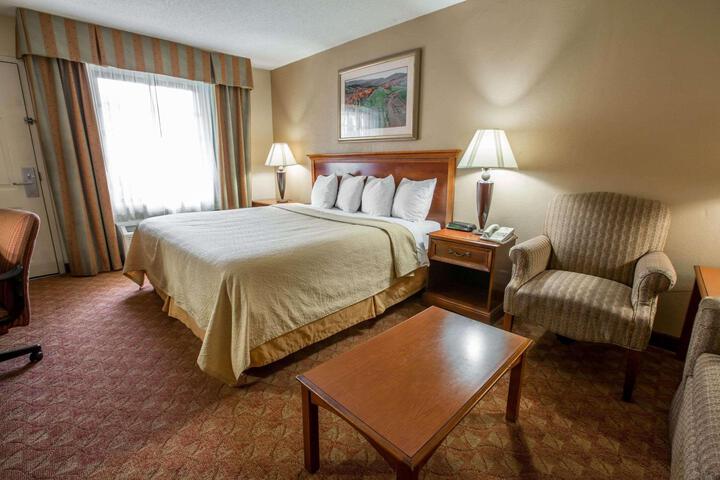 1 King Bed (2 of 15)