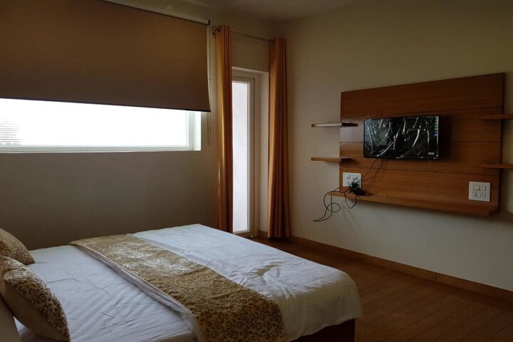 Room 5 of 42