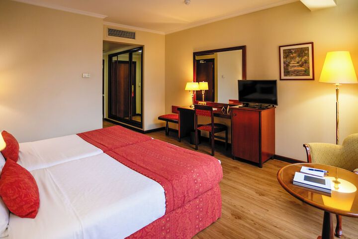 Room 16 of 58