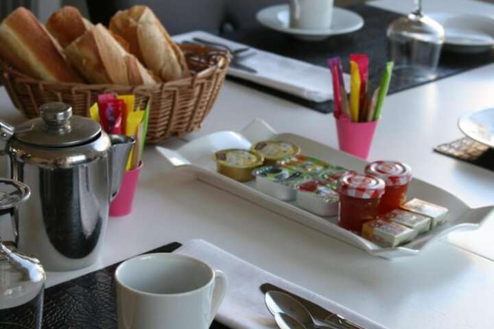 Breakfast/Coffee Service 26 of 38