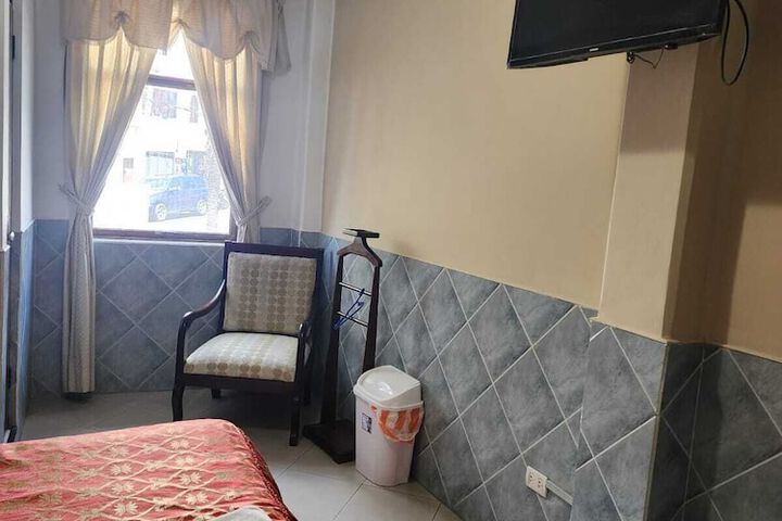 Room 16 of 39