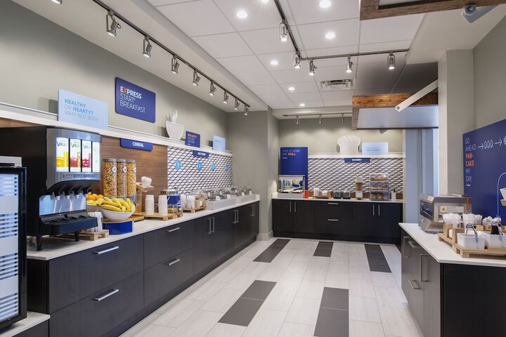 Breakfast/Coffee Service 17 of 38