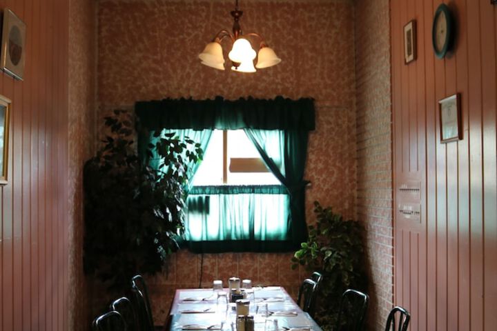 Dining 23 of 44