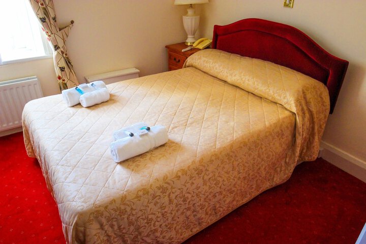 Room 13 of 33