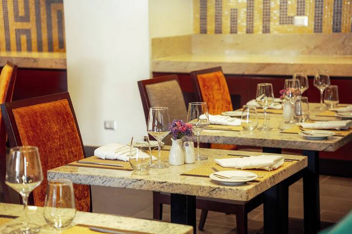Dining 62 of 89