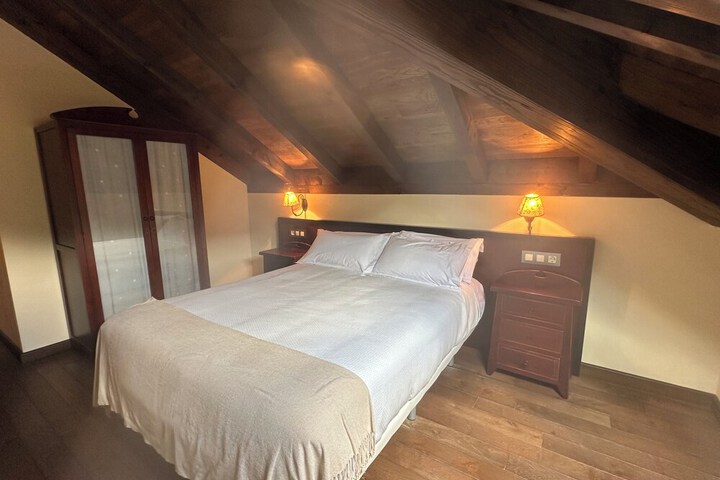 Room 21 of 77