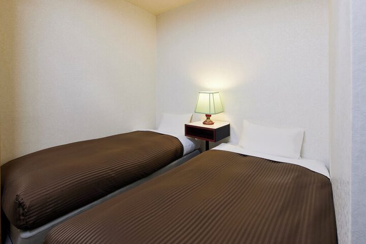 Room 17 of 120