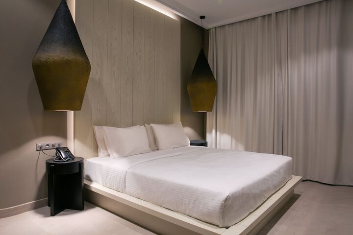 Room 7 of 37