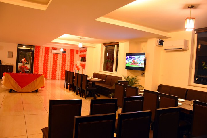Lounge 79 of 97