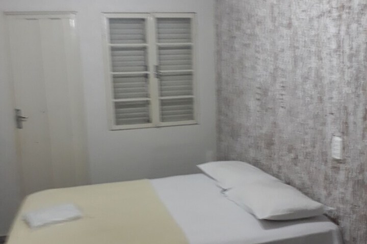 Room 33 of 98