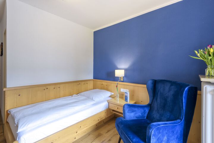 Room 14 of 30