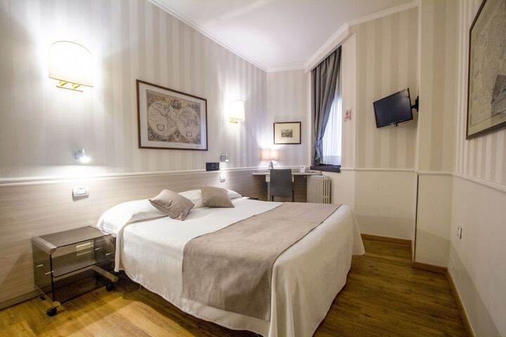 Room 47 of 93