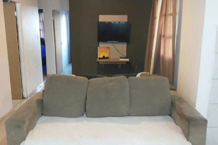 Room 4 of 10