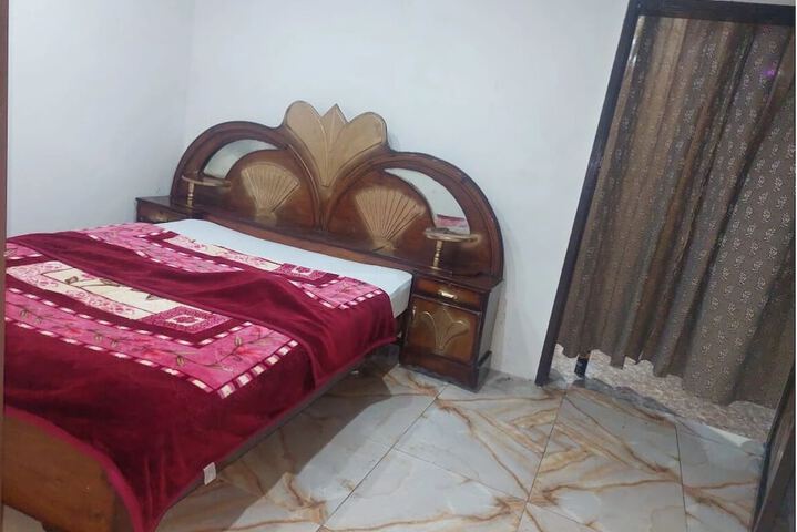 Room 8 of 36