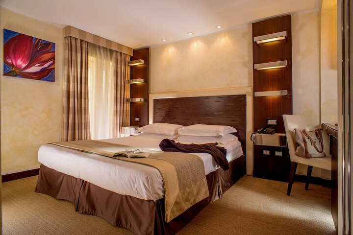 Room 9 of 31