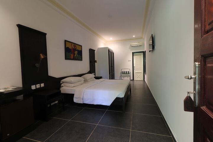 Room 8 of 55