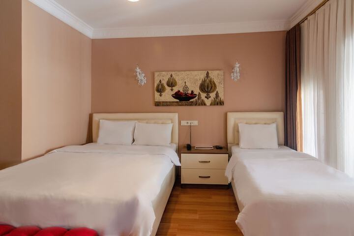Room 4 of 55