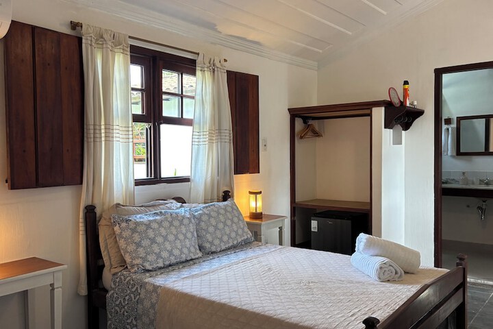 Room 8 of 52