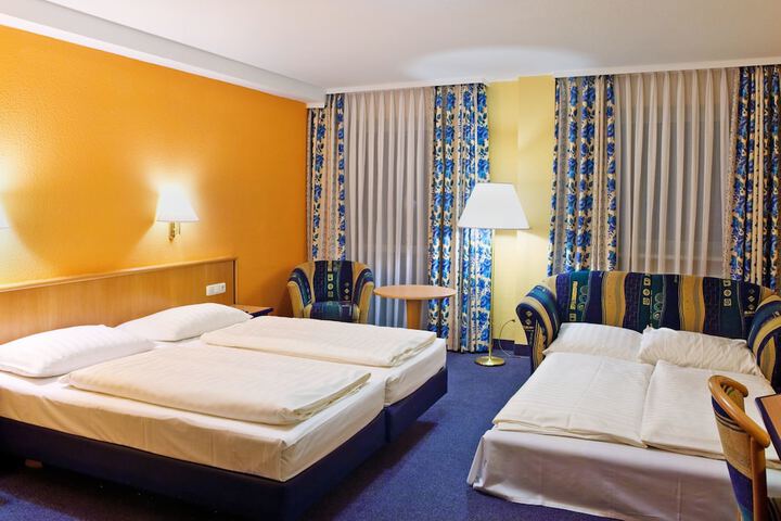 Room 5 of 38