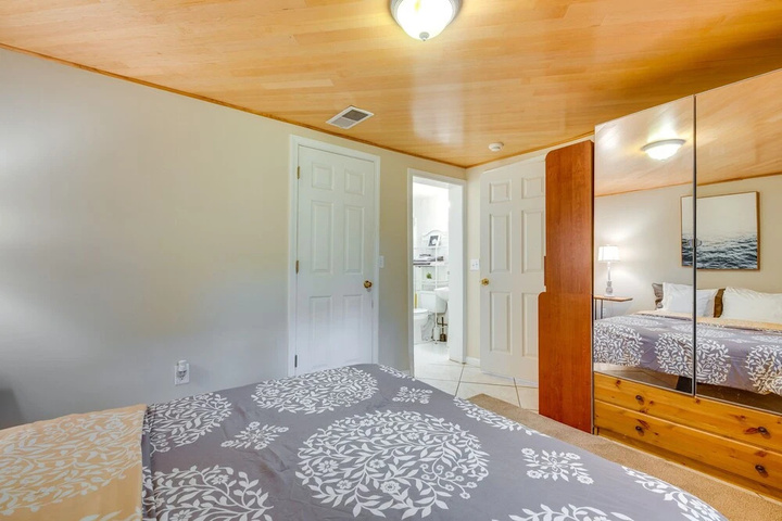 Room 4 of 13