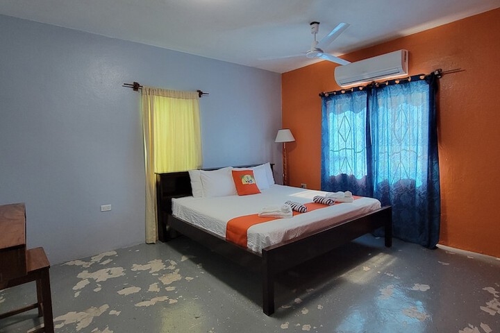 Room 18 of 124