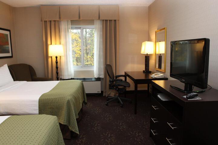 Standard Room, King or Two Doubles (5 of 8)