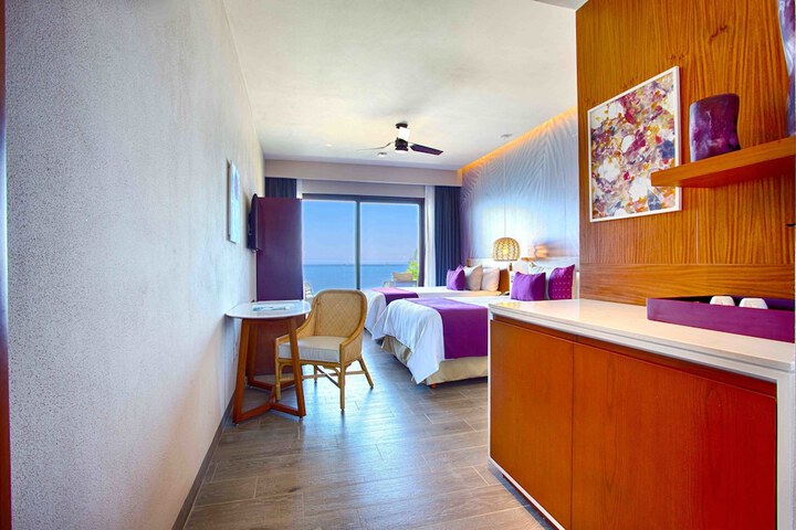 Room 9 of 599