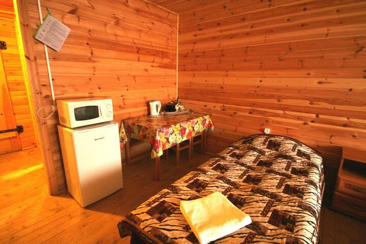 Room 4 of 105