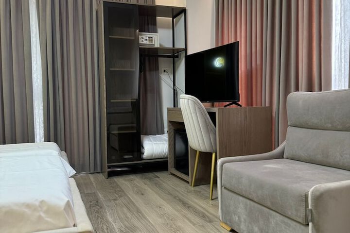 Room 12 of 101