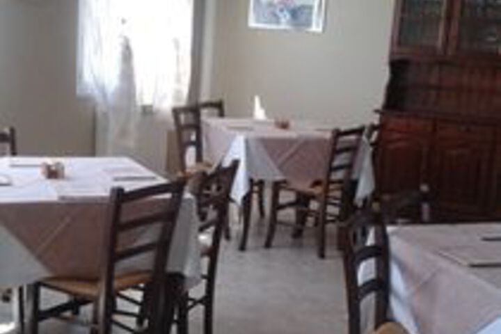 Dining 35 of 38