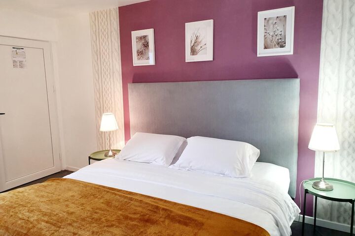 Room 5 of 44