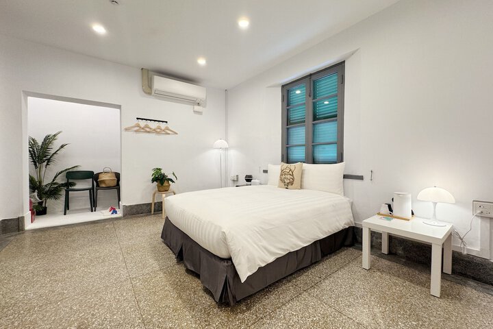 Room 13 of 41
