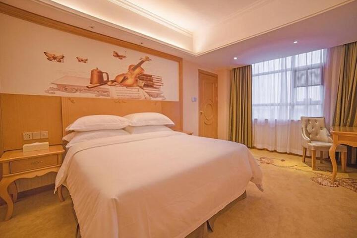 Vienna 3 Best Hotel Luoding Chuangyue Building
