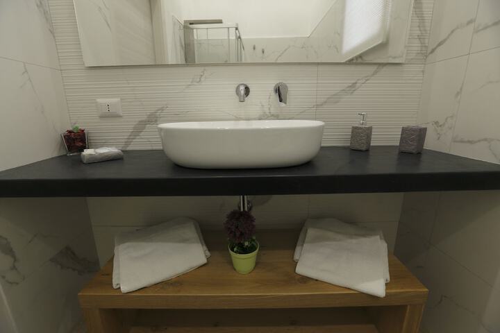 Room 16 of 35