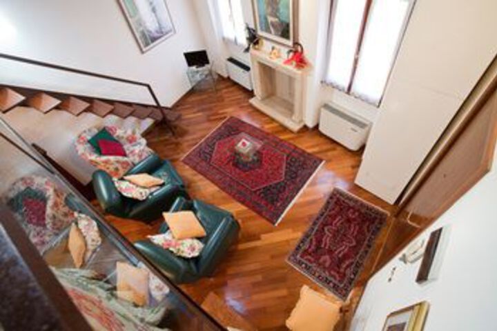 Room 18 of 27