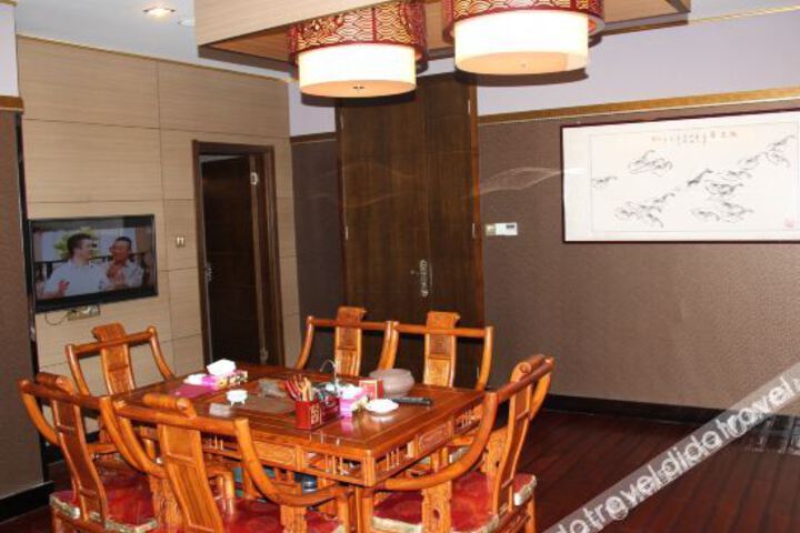 Room 3 of 40